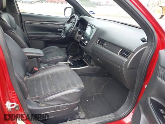 2020 Mitsubishi Outlander SE with VIN JA4AD3A3XLZ005459, listed as a IAAI auction lot 42074397 with 68,860 mi miles and . Bid and sale history available at DreamBid. Image 5.