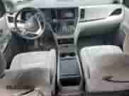 2015 Toyota Sienna LE с VIN 5TDKK3DC2FS654657, выставлен на аукционе Copart как лот 81746955 с пробегом 147 582 миль миль и Списание • Salvage title. История ставок и продаж доступна на DreamBid. Изображение 8.