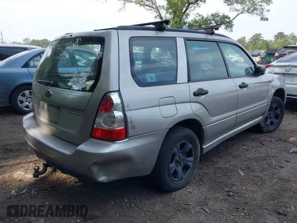 2007 Subaru Forester X with VIN JF1SG63687G744508, listed as a IAAI auction lot 42435402 with 177,248 mi miles and . Bid and sale history available at DreamBid. Image 4.