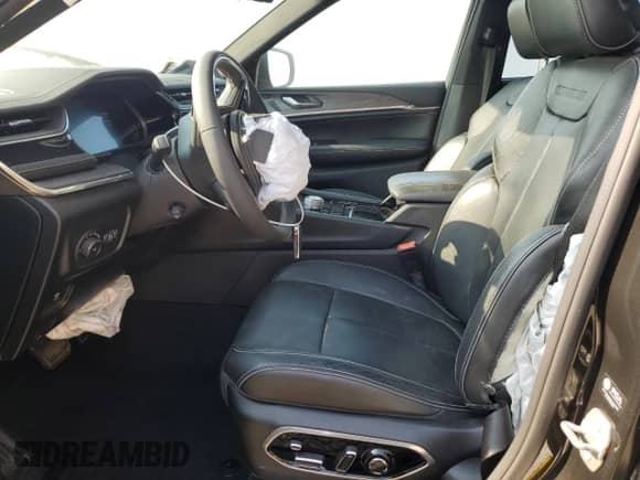 2023 Jeep Grand Cherokee Overland с VIN 1C4RJGDG9PC669610, выставлен на аукционе Copart как лот 63743535 с пробегом 32 944 миль миль и Списание • Salvage title. История ставок и продаж доступна на DreamBid. Изображение 7.