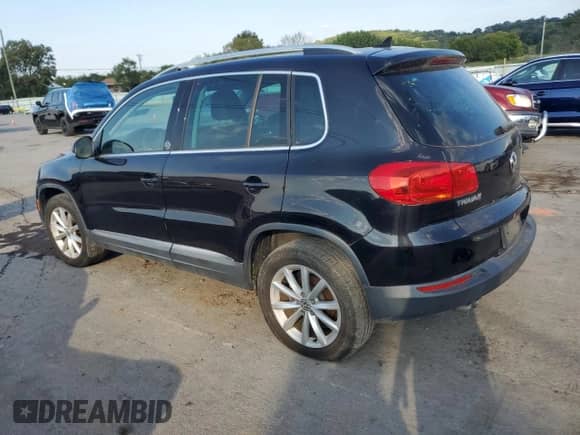 2017 Volkswagen Tiguan Wolfsburg Edition с VIN WVGRV7AX2HK012658, выставлен на аукционе Copart как лот 81347325 с пробегом 162 499 миль миль и Чистый • Clean title. История ставок и продаж доступна на DreamBid. Изображение 2.