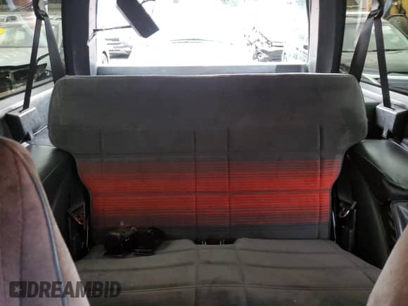 1992 Chevrolet Blazer с VIN 1GNCT18Z7N0105016, выставлен на аукционе Copart как лот 83980034 с пробегом 150 455 миль миль и Списание • Salvage title. История ставок и продаж доступна на DreamBid. Изображение 10.