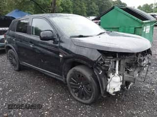 2021 Mitsubishi Outlander ES z VIN JA4ARUAU2MU027180, wystawiony jako IAAI lot #42795957 z przebiegiem 15 729 mil mil oraz . Historia ofert i sprzedaży dostępna na DreamBid. Obrazek 1.