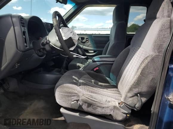 1999 Chevrolet S-10 LS с VIN 1GCCS19X7X8142189, выставлен на аукционе Copart как лот 71218815 с пробегом Не указан миль и Списание • Salvage title. История ставок и продаж доступна на DreamBid. Изображение 7.
