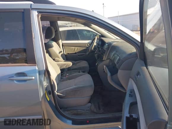 2009 Toyota Sienna CE с VIN 5TDZK23C09S263232, выставлен на аукционе IAAI как лот 43438458 с пробегом 211 596 миль миль и . История ставок и продаж доступна на DreamBid. Изображение 5.