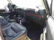 2004 Land Rover Discovery SE with VIN SALTY19484A857113, listed as a IAAI auction lot 42540048 with 119,947 mi miles and . Bid and sale history available at DreamBid. Image 5.