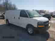2018 Chevrolet Express Cargo z VIN 1GCWGBFG7J1343714, wystawiony jako Copart lot #47981295 z przebiegiem 80 621 mil mil oraz Szkoda całkowita • Salvage title. Historia ofert i sprzedaży dostępna na DreamBid. Obrazek 4.