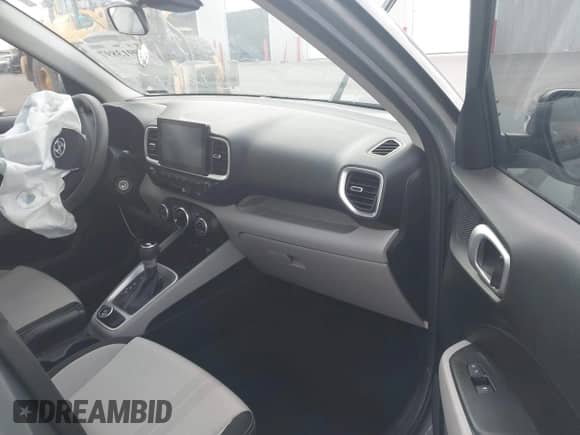 2020 Hyundai Venue Denim с VIN KMHRC8A32LU020040, выставлен на аукционе IAAI как лот 40913897 с пробегом 59 936 миль миль и . История ставок и продаж доступна на DreamBid. Изображение 5.