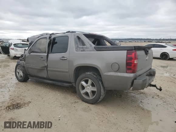 2008 Chevrolet Avalanche LTZ with VIN 3GNEC12018G230435, listed as a Copart auction lot 45203165 with Not provided miles and Salvage title. Bid and sale history available at DreamBid. Image 2.