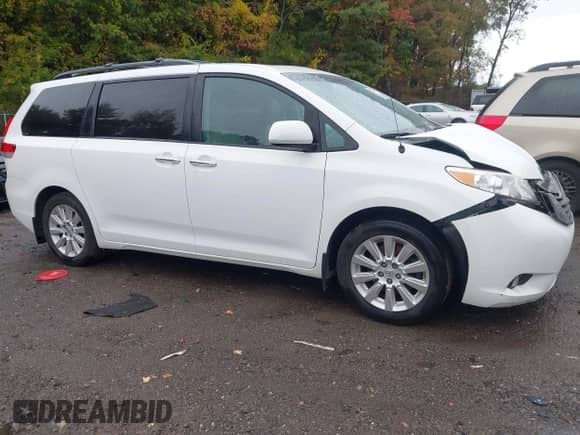 2014 Toyota Sienna Limited с VIN 5TDDK3DC7ES075400, выставлен на аукционе IAAI как лот 43380596 с пробегом 154 419 миль миль и . История ставок и продаж доступна на DreamBid. Изображение 13.