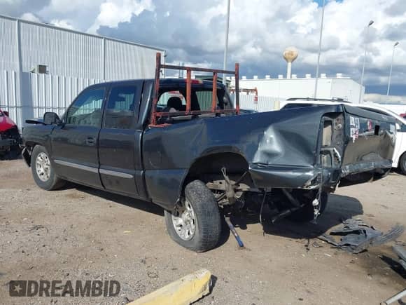 2005 GMC Sierra 1500 SLE с VIN 1GTEC19VX5Z124944, выставлен на аукционе IAAI как лот 43279048 с пробегом 255 226 миль миль и . История ставок и продаж доступна на DreamBid. Изображение 3.