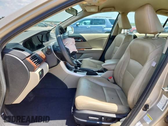 2014 Honda Accord with VIN 1HGCR6F33EA003484, listed as a Copart auction lot 68216655 with 86,301 mi miles and Salvage title. Bid and sale history available at DreamBid. Image 7.