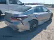 2023 Toyota Camry SE z VIN 4T1G11AK3PU791463, wystawiony jako IAAI lot #43412087 z przebiegiem 66 858 mil mil oraz . Historia ofert i sprzedaży dostępna na DreamBid. Obrazek 4.