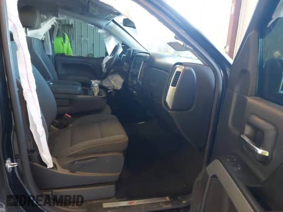 2017 Chevrolet Silverado 1500 LT z VIN 1GCVKREC4HZ133164, wystawiony jako IAAI lot #43224307 z przebiegiem 136 474 mil mil oraz . Historia ofert i sprzedaży dostępna na DreamBid. Obrazek 5.