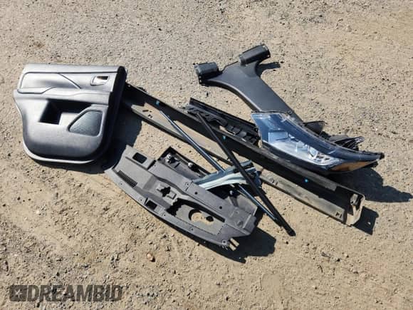 2020 Mitsubishi Outlander ES with VIN JA4AZ3A32LZ034939, listed as a Copart auction lot 71653725 with 105,553 mi miles and Salvage title. Bid and sale history available at DreamBid. Image 13.