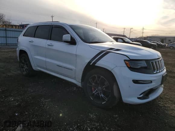 2015 Jeep Grand Cherokee SRT z VIN 1C4RJFDJ0FC830656, wystawiony jako Copart lot #44682525 z przebiegiem 196 965 mil mil oraz Czysty tytuł • Clean title. Historia ofert i sprzedaży dostępna na DreamBid. Obrazek 4.