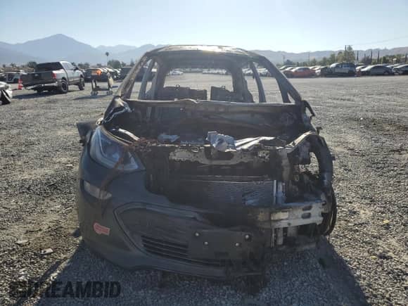 2020 Chevrolet Bolt EV LT с VIN 1G1FY6S06L4106638, выставлен на аукционе Copart как лот 70986375 с пробегом Не указан миль и На запчасти • Non repairable. История ставок и продаж доступна на DreamBid. Изображение 5.
