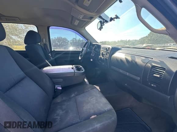 2013 Chevrolet Silverado 1500 LT z VIN 3GCPCSEA9DG215414, wystawiony jako Copart lot #83071594 z przebiegiem 230 791 mil mil oraz Czysty tytuł • Clean title. Historia ofert i sprzedaży dostępna na DreamBid. Obrazek 5.