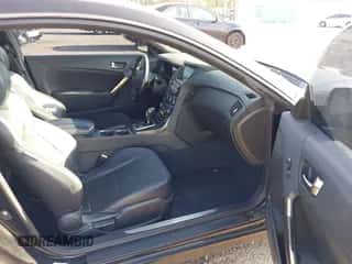 2015 Hyundai Genesis Coupe 3.8L Base с VIN KMHHU6KJ2FU125997, выставлен на аукционе IAAI как лот 42995146 с пробегом 90 310 миль миль и . История ставок и продаж доступна на DreamBid. Изображение 5.