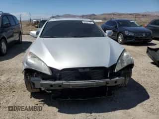 2011 Hyundai Genesis Coupe Track z VIN KMHHU6KH1BU054511, wystawiony jako Copart lot #69161164 z przebiegiem 86 091 mil mil oraz Szkoda całkowita • Salvage title. Historia ofert i sprzedaży dostępna na DreamBid. Obrazek 5.