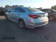 2016 Hyundai Sonata SE z VIN 5NPE24AF1GH401581, wystawiony jako IAAI lot #43415050 z przebiegiem 167 500 mil mil oraz . Historia ofert i sprzedaży dostępna na DreamBid. Obrazek 3.