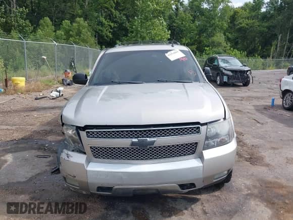 2008 Chevrolet Tahoe 1LT z VIN 1GNFK13098R192426, wystawiony jako IAAI lot #42854801 z przebiegiem 357 387 mil mil oraz . Historia ofert i sprzedaży dostępna na DreamBid. Obrazek 12.
