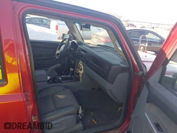 2006 Jeep Commander с VIN 1J8HG48K26C242171, выставлен на аукционе IAAI как лот 42973737 с пробегом 154 303 миль миль и . История ставок и продаж доступна на DreamBid. Изображение 5.