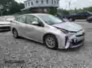 2020 Toyota Prius L Eco with VIN JTDKARFU1L3110448, listed as a Copart auction lot 62989195 with 121,975 mi miles and Salvage title. Bid and sale history available at DreamBid. Image 4.