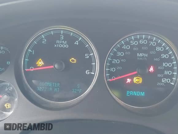 2009 Chevrolet Suburban LT with VIN 1GNFK16309R259972, listed as a IAAI auction lot 41568798 with 327,218 mi miles and . Bid and sale history available at DreamBid. Image 7.