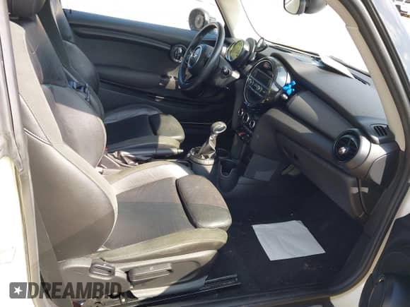 2015 MINI Hardtop with VIN WMWXM5C54F3A56067, listed as a IAAI auction lot 43044092 with 146,630 mi miles and . Bid and sale history available at DreamBid. Image 5.