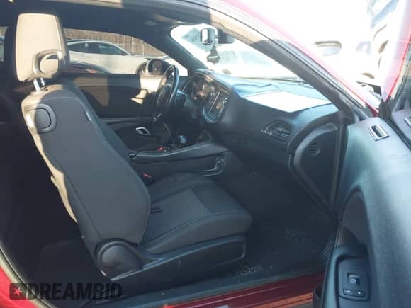 2021 Dodge Challenger SXT с VIN 2C3CDZGG7MH539374, выставлен на аукционе IAAI как лот 41335024 с пробегом 68 553 миль миль и . История ставок и продаж доступна на DreamBid. Изображение 5.