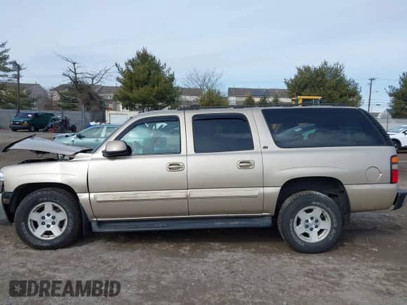2005 Chevrolet Suburban LT с VIN 3GNFK16Z95G159688, выставлен на аукционе IAAI как лот 41492030 с пробегом 233 009 миль миль и . История ставок и продаж доступна на DreamBid. Изображение 12.