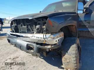 2003 Chevrolet Silverado 2500HD LS с VIN 1GCHK23U03F180167, выставлен на аукционе IAAI как лот 43408229 с пробегом Не указан миль и . История ставок и продаж доступна на DreamBid. Изображение 6.