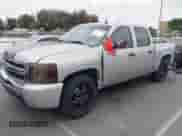 2011 Chevrolet Silverado 1500 LS z VIN 3GCPKREA4BG390355, wystawiony jako IAAI lot #42206957 z przebiegiem 153 766 mil mil oraz . Historia ofert i sprzedaży dostępna na DreamBid. Obrazek 2.