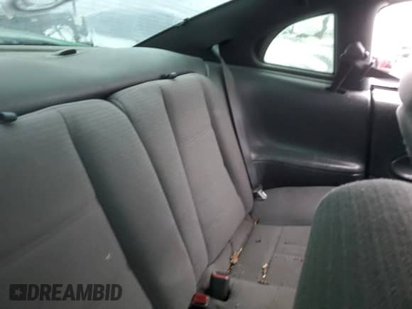 2000 Ford Mustang z VIN 1FAFP4044YF259492, wystawiony jako Copart lot #83942195 z przebiegiem Nie podano mil oraz Szkoda całkowita • Salvage title. Historia ofert i sprzedaży dostępna na DreamBid. Obrazek 10.