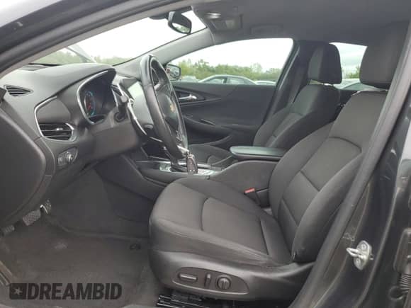 2016 Chevrolet Malibu LT z VIN 1G1ZE5ST3GF266500, wystawiony jako Copart lot #84473465 z przebiegiem 126 027 mil mil oraz Szkoda całkowita • Salvage title. Historia ofert i sprzedaży dostępna na DreamBid. Obrazek 7.