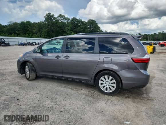 2015 Toyota Sienna LE z VIN 5TDJK3DC5FS127224, wystawiony jako Copart lot #65154475 z przebiegiem 108 661 mil mil oraz Szkoda całkowita • Salvage title. Historia ofert i sprzedaży dostępna na DreamBid. Obrazek 2.