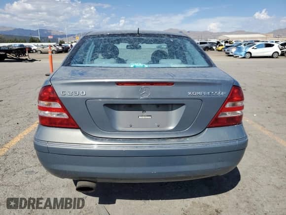 2005 Mercedes-Benz C 230 Kompressor с VIN WDBRF40J65F699028, выставлен на аукционе Copart как лот 81838625 с пробегом 108 311 миль миль и Списание • Salvage title. История ставок и продаж доступна на DreamBid. Изображение 6.