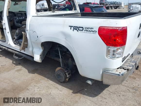 2010 Toyota Tundra с VIN 5TFDW5F17AX129858, выставлен на аукционе IAAI как лот 43426466 с пробегом Не указан миль и . История ставок и продаж доступна на DreamBid. Изображение 19.