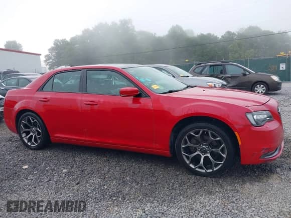 2015 Chrysler 300 S с VIN 2C3CCABG5FH786939, выставлен на аукционе IAAI как лот 42818285 с пробегом 79 414 миль миль и . История ставок и продаж доступна на DreamBid. Изображение 14.