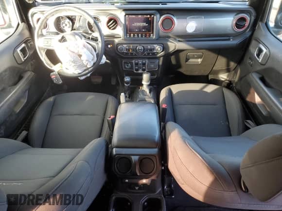 2021 Jeep Wrangler Unlimited Sahara Altitude z VIN 1C4HJXEN6MW589264, wystawiony jako Copart lot #47040625 z przebiegiem 36 143 mil mil oraz Szkoda całkowita • Salvage title. Historia ofert i sprzedaży dostępna na DreamBid. Obrazek 8.