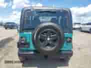 2002 Jeep Wrangler X z VIN 1J4FA39SX2P731469, wystawiony jako Copart lot #71106525 z przebiegiem 199 317 mil mil oraz Czysty tytuł • Clean title. Historia ofert i sprzedaży dostępna na DreamBid. Obrazek 6.