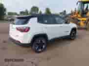 2018 Jeep Compass Trailhawk z VIN 3C4NJDDB8JT234574, wystawiony jako IAAI lot #43049041 z przebiegiem 93 968 mil mil oraz . Historia ofert i sprzedaży dostępna na DreamBid. Obrazek 4.