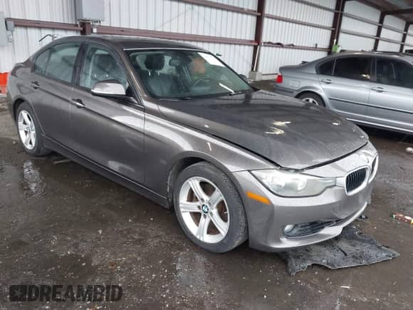 2013 BMW 3 Series 328i с VIN WBA3A5G5XDNP23823, выставлен на аукционе IAAI как лот 43431534 с пробегом 168 935 миль миль и . История ставок и продаж доступна на DreamBid. Изображение 1.