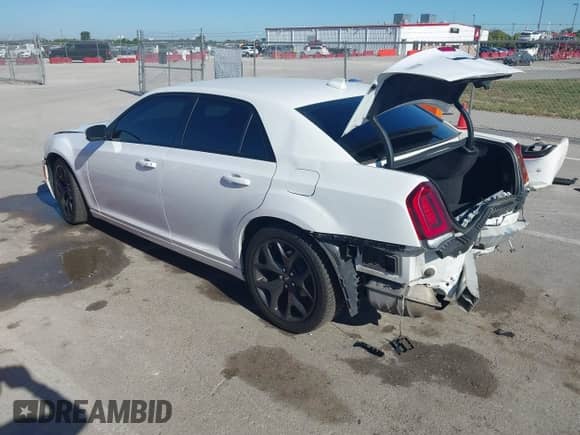 2021 Chrysler 300 S with VIN 2C3CCABG0MH532777, listed as a IAAI auction lot 43068512 with 95,906 mi miles and . Bid and sale history available at DreamBid. Image 3.