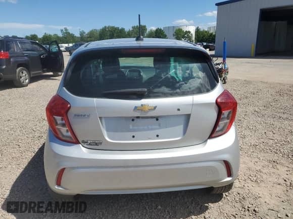 2017 Chevrolet Spark LS z VIN KL8CB6SA0HC733247, wystawiony jako Copart lot #65521965 z przebiegiem 108 570 mil mil oraz Nie do naprawy • Non repairable. Historia ofert i sprzedaży dostępna na DreamBid. Obrazek 6.