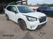 2020 Subaru Forester Special Sports z VIN JF2SKALC5LH606741, wystawiony jako IAAI lot #43296852 z przebiegiem 99 736 mil mil oraz . Historia ofert i sprzedaży dostępna na DreamBid. Obrazek 1.