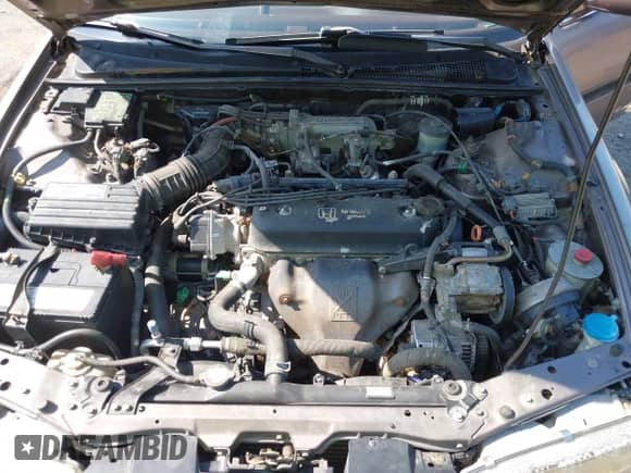 1993 Honda Accord z VIN 1HGCB7658PA175217, wystawiony jako IAAI lot #42737475 z przebiegiem 151 391 mil mil oraz . Historia ofert i sprzedaży dostępna na DreamBid. Obrazek 10.