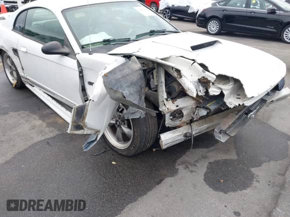 2003 Ford Mustang GT Deluxe z VIN 1FAFP42X83F367937, wystawiony jako IAAI lot #43411690 z przebiegiem Nie podano mil oraz . Historia ofert i sprzedaży dostępna na DreamBid. Obrazek 6.