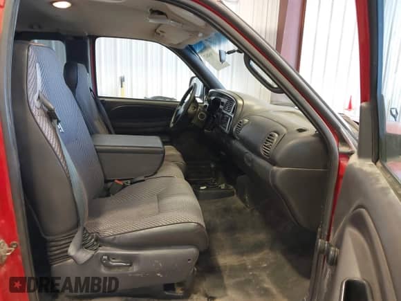 1998 Dodge 1500 with VIN 3B7HF13YXWG196400, listed as a IAAI auction lot 41664847 with 193,769 mi miles and . Bid and sale history available at DreamBid. Image 5.
